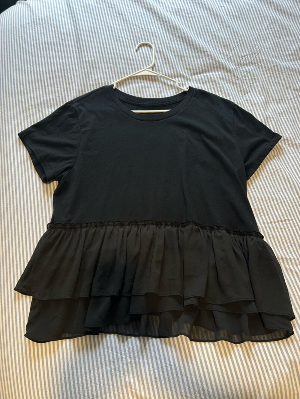 Abercrombie & Fitch Black Short-Sleeve Ruffle-Hem Tee